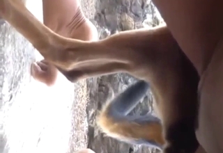 Dog-fucking black girl shows what she can do